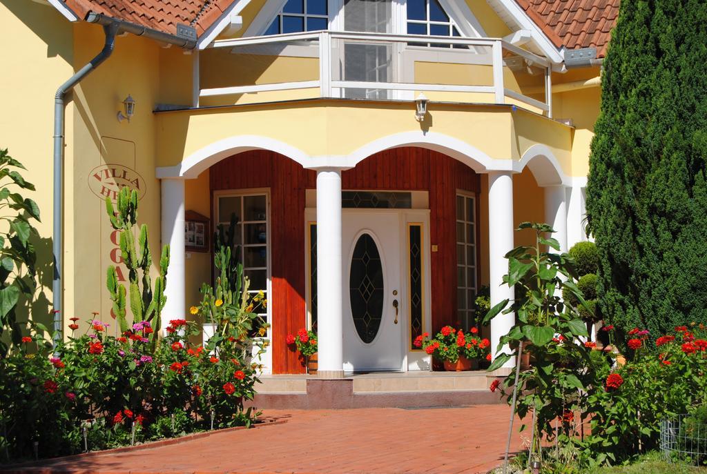 Villa Hedi Dunakiliti Exterior photo
